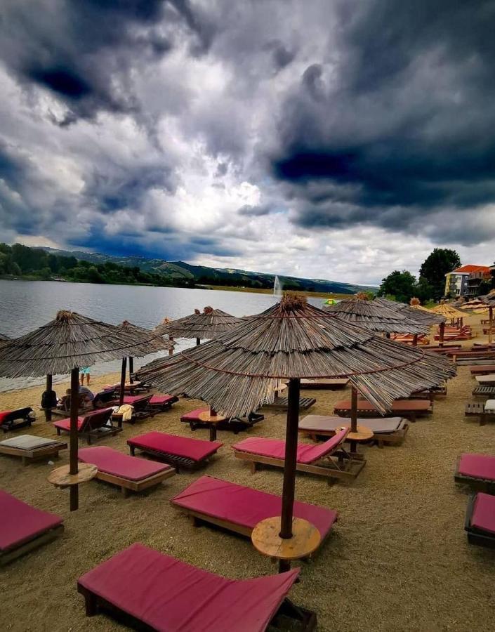 Apartman N Srebrno jezero Ostrovo Exteriér fotografie